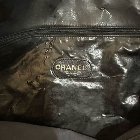 Authentic Chanel timeless  XL Vinly tote - Picture 15 of 17